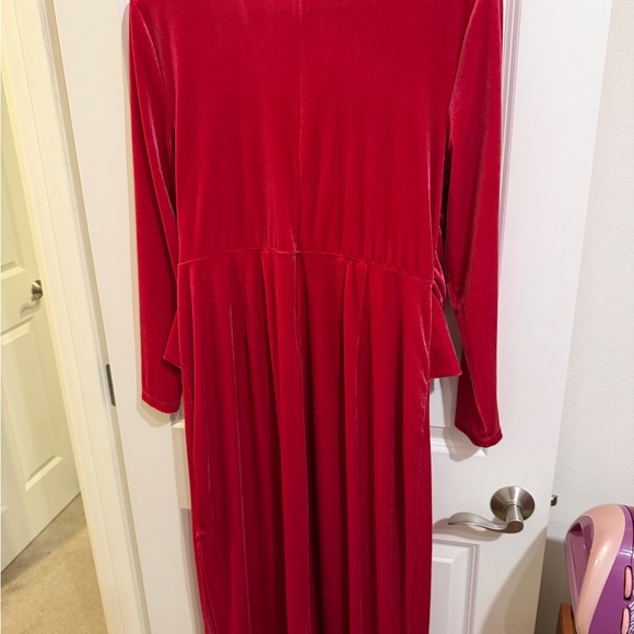 Eloquii maxi v neck hot pink velvet dress. Size 20. - Picture 2 of 7